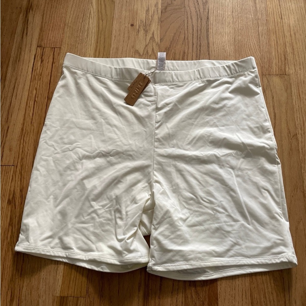 Skims Signature Swim Mid Waist Shorts NWT